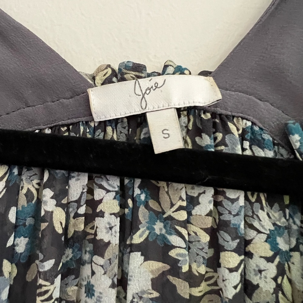Joie woman silk floral print wrap sleeveless blouse - Picture 7 of 8